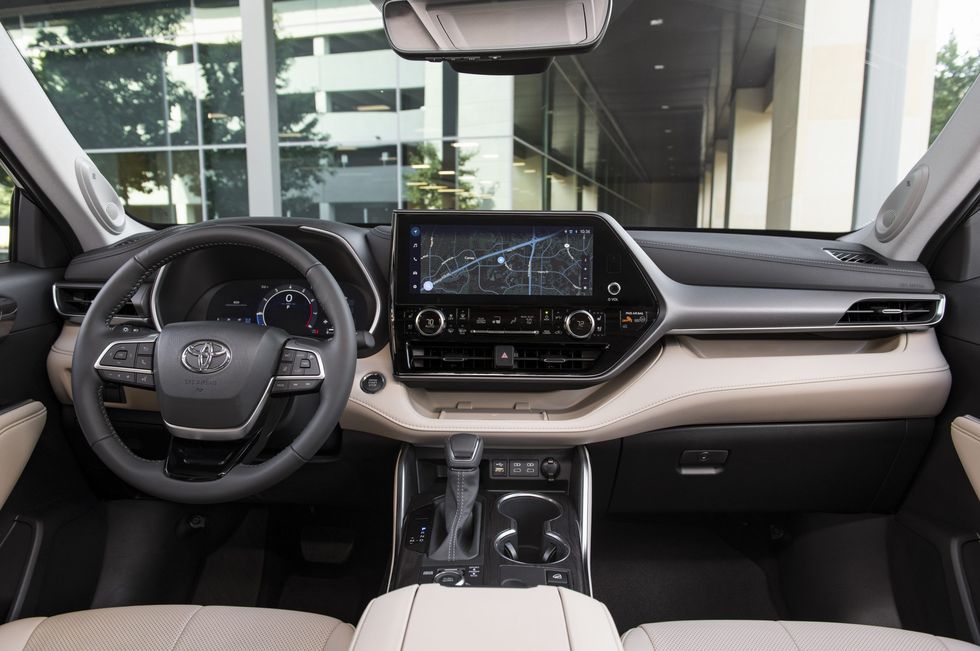 2022 toyota highlander interior