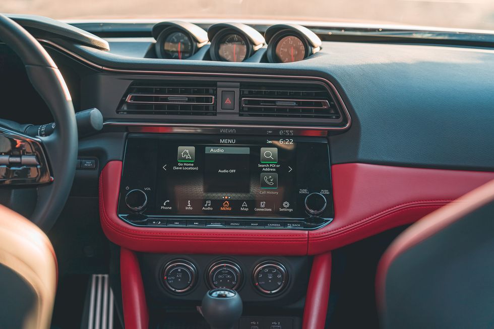 nissan z interior