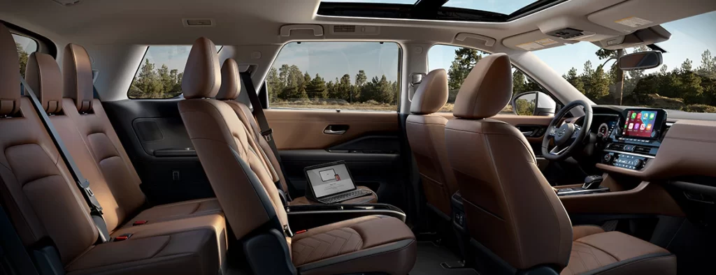 2022 nissan pathfinder interior