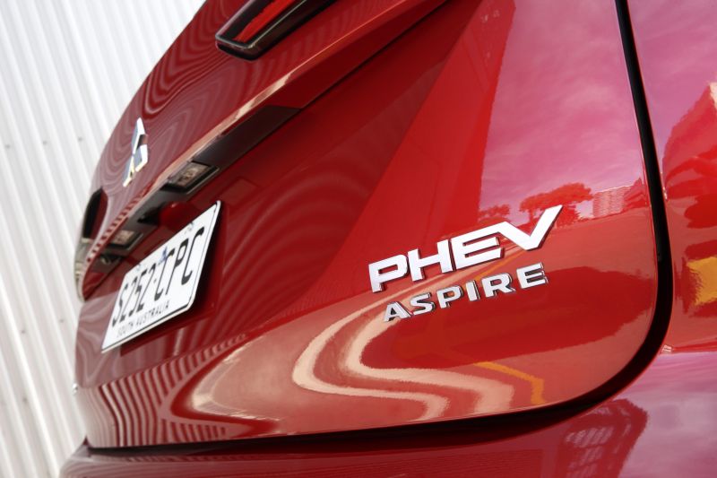 2022 mitsubishi outlander phev aspire