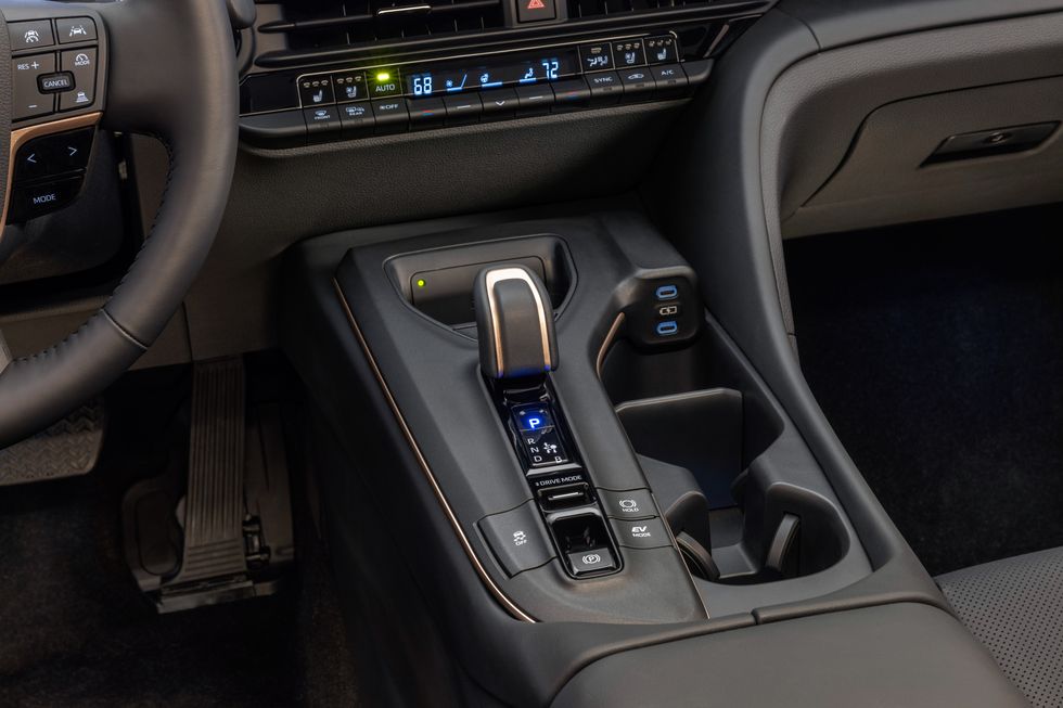 2023 Toyota Crown infotainment