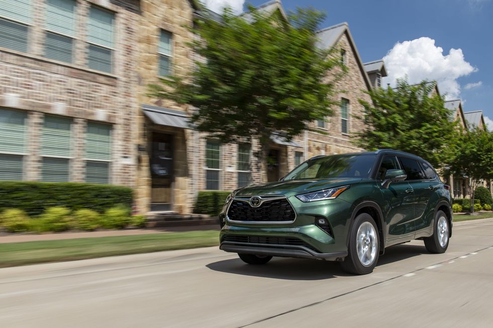 2023 toyota highlander cypress green