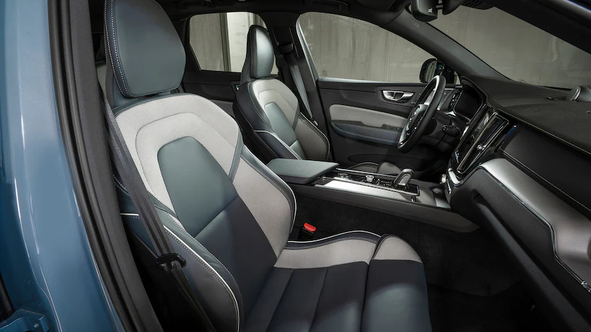 2022 volvo xc60 interior