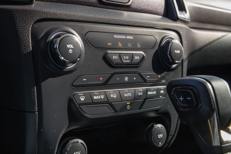 2022 ford ranger interior