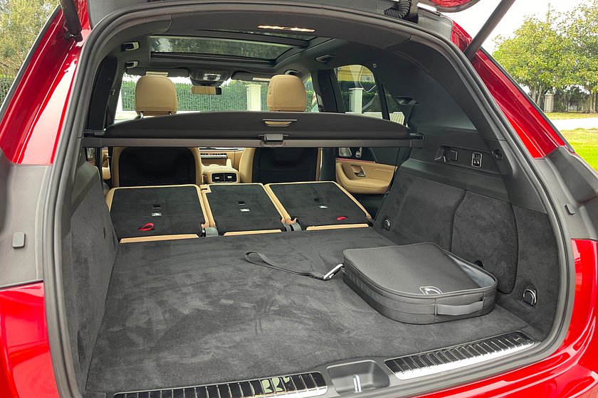 mercedes gle cargo space