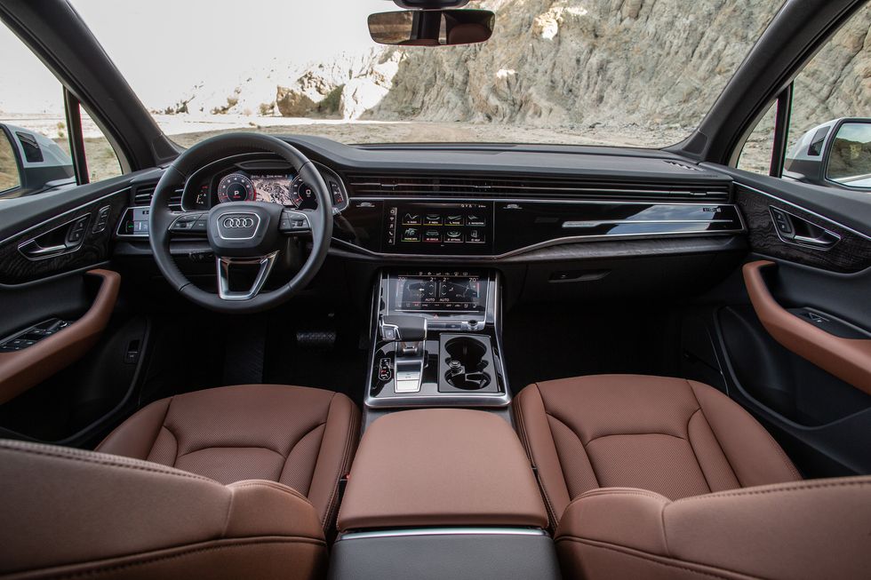 2022 audi q7 interior