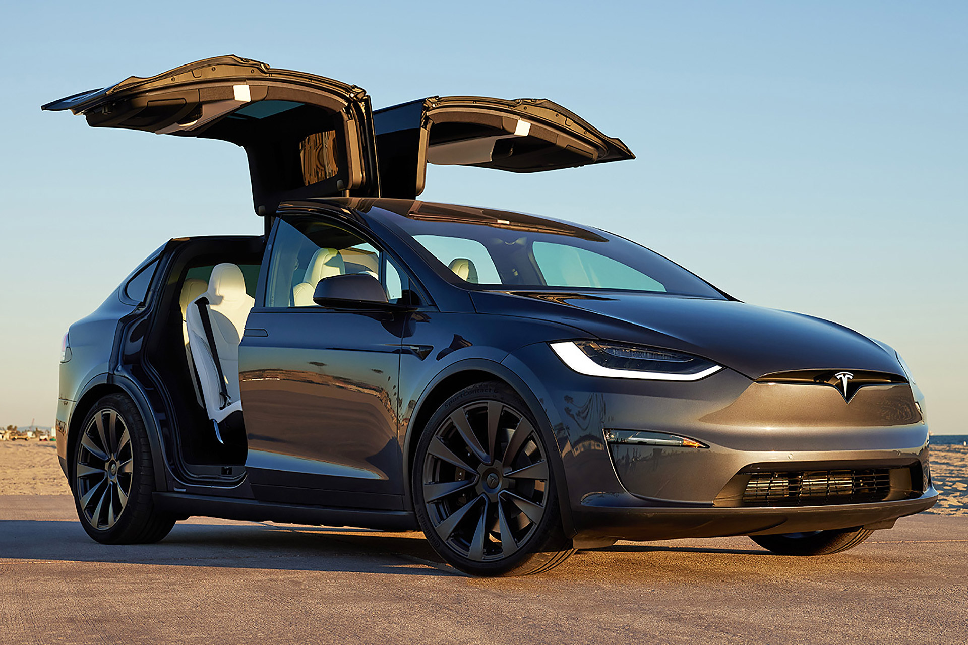 2022 tesla model x plaid