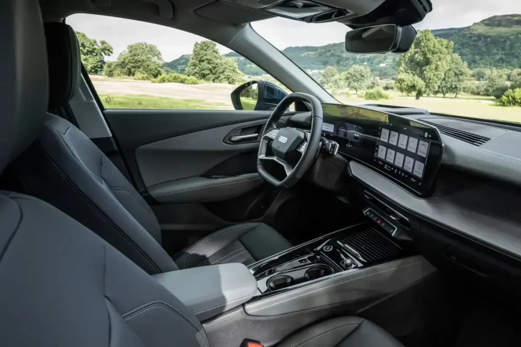 audi-q3-interior-front-seats
